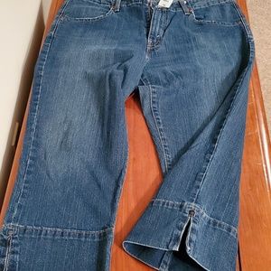 515 Levi's jean capris